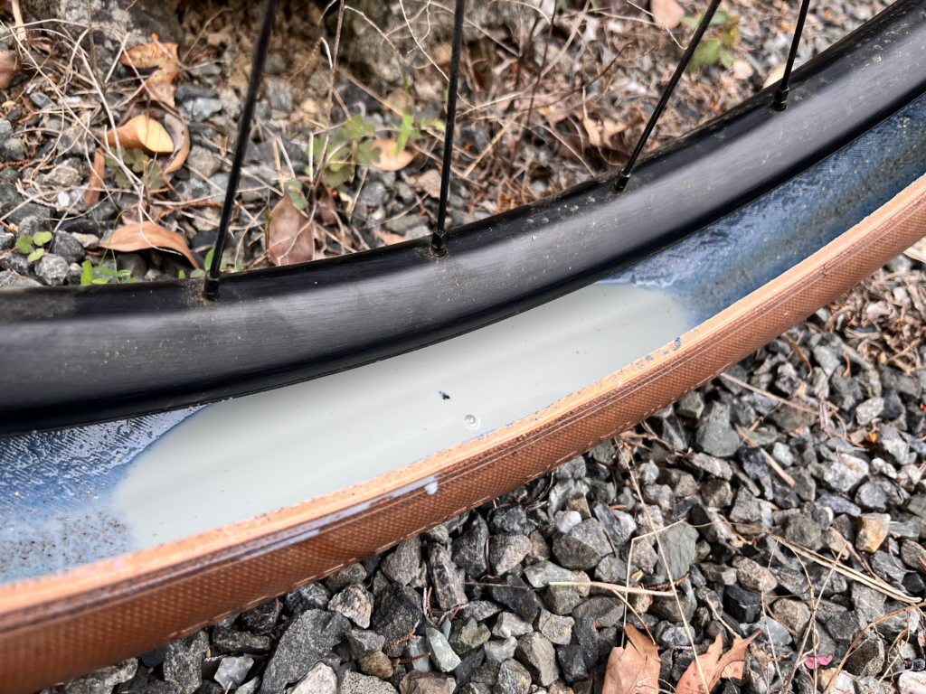 マウンテンバイク　シーラント再利用